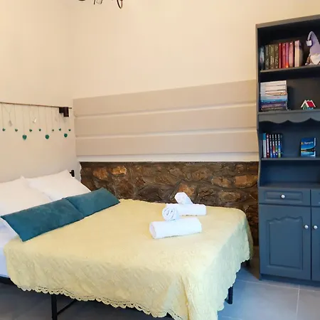Book House With Garden Motorbike Friendly