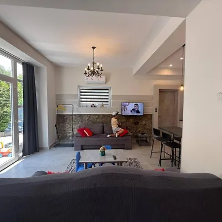 Book House With Garden Motorbike Friendly Διαμέρισμα Καστοριά